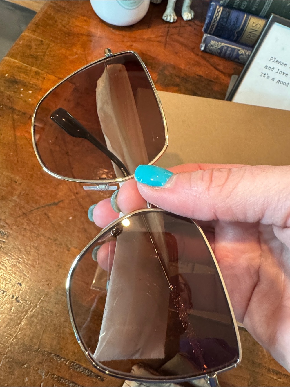 Burberry Tan Gradient Lens Women's Sunglasses with Tan Case - Picture 10 of 10